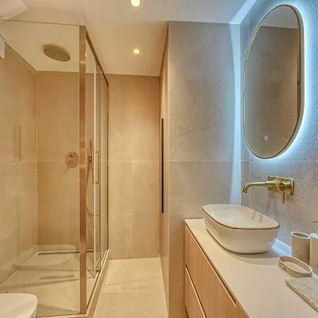 Appartamento Historic Loft By Architect, Near Louvre Parigi